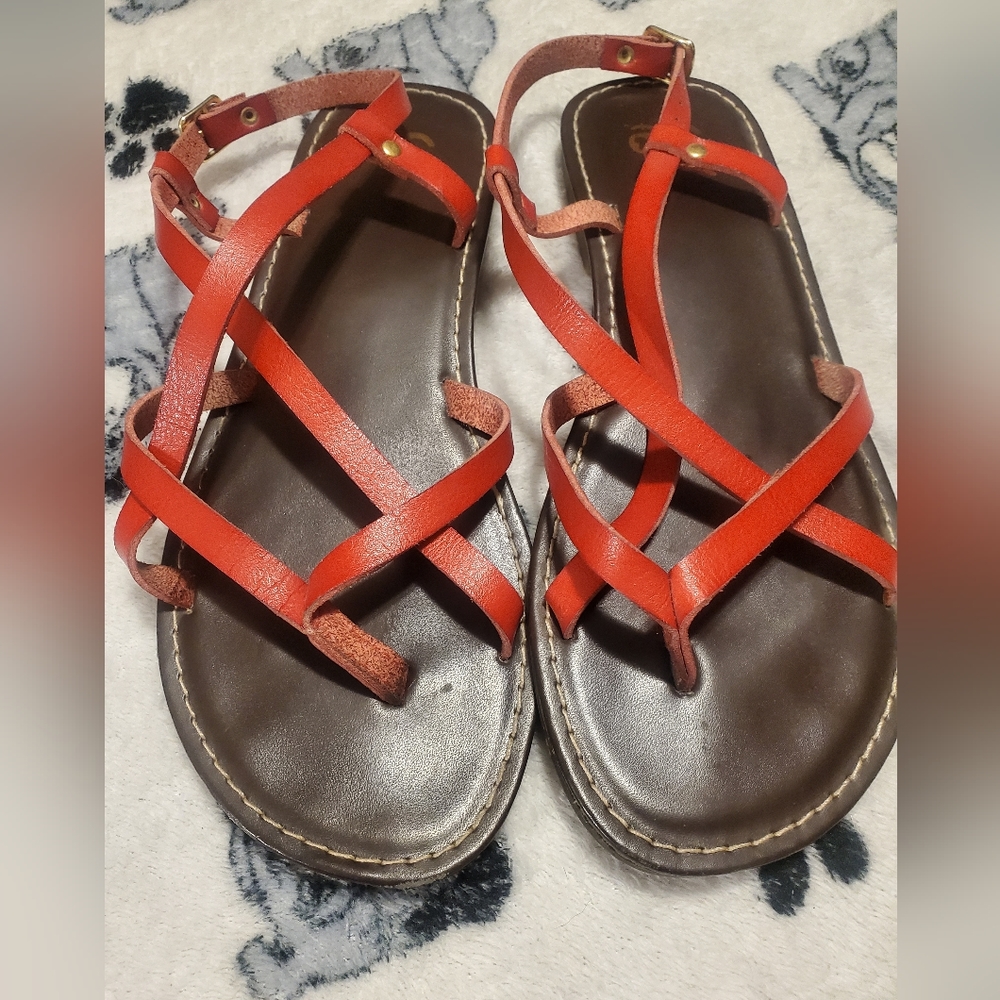 Kohl's So Red Sandals